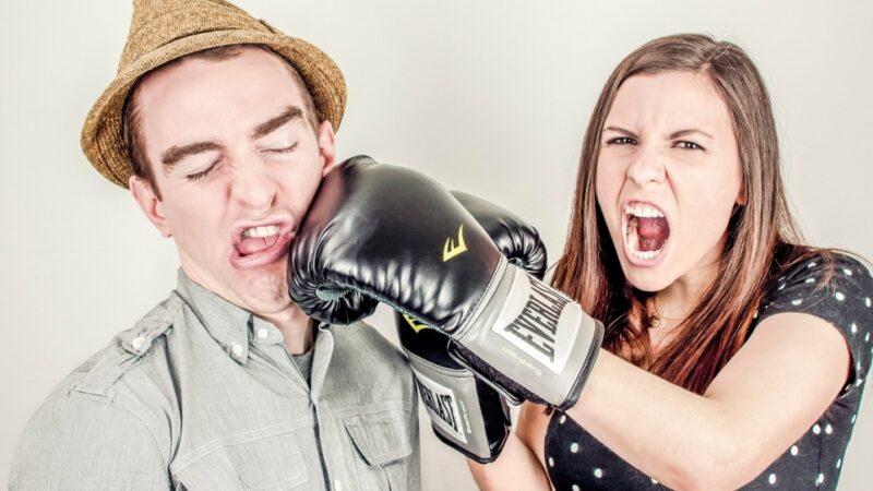 Asertywność czy agresja? Pięć rad, by efektywnie stawiać granice w miejscu pracy